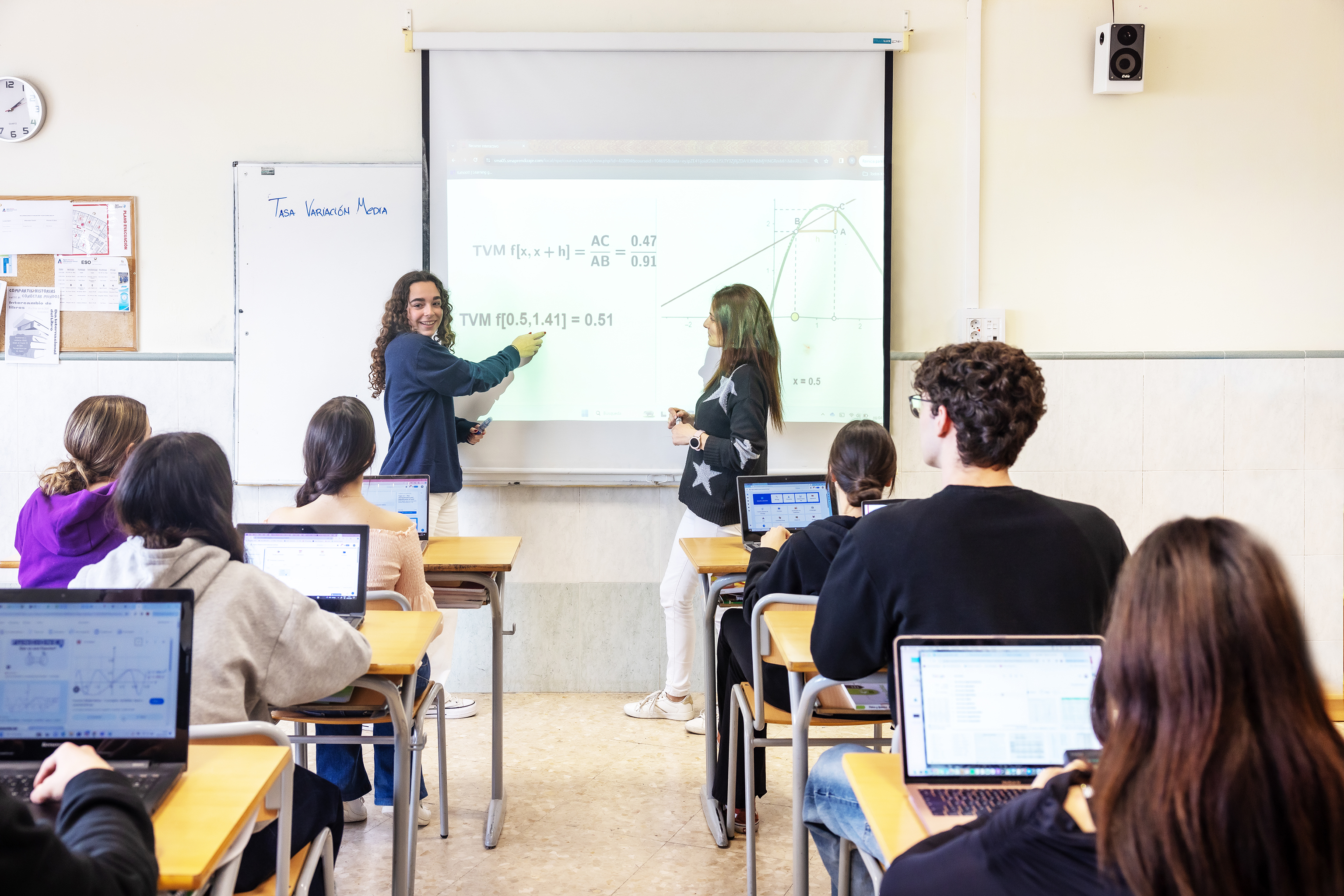 Agora Madrid International School - 5